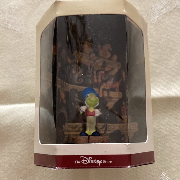 Disney Tiny Kingdom Miniatures Lot of 6 - Picture 3 of 7